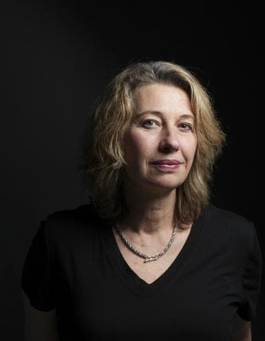 Silvia Seres, dame med blondt hår.